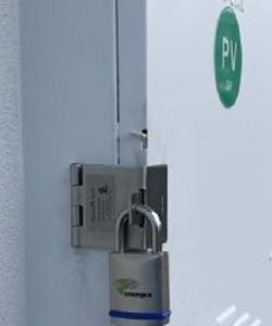 Crocodile Lock EXCY234-3 Energex Meter Padlock with three keys 1 Crocodile Lock EXCY234-3 Energex Meter Padlock with three keys